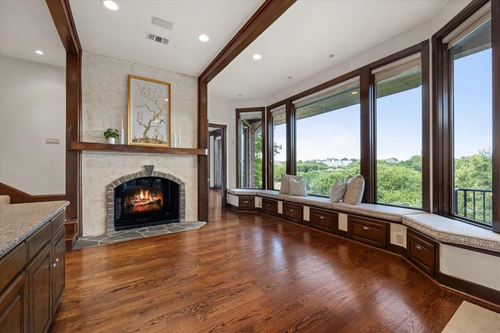 Mira Vista - Residential