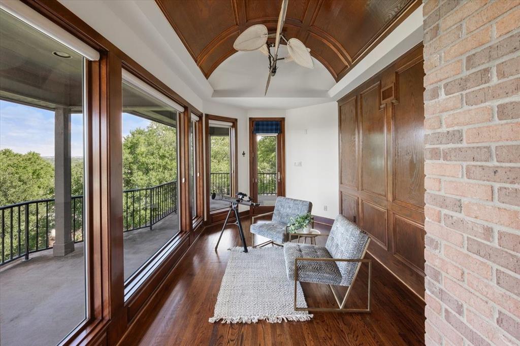 Mira Vista - Residential