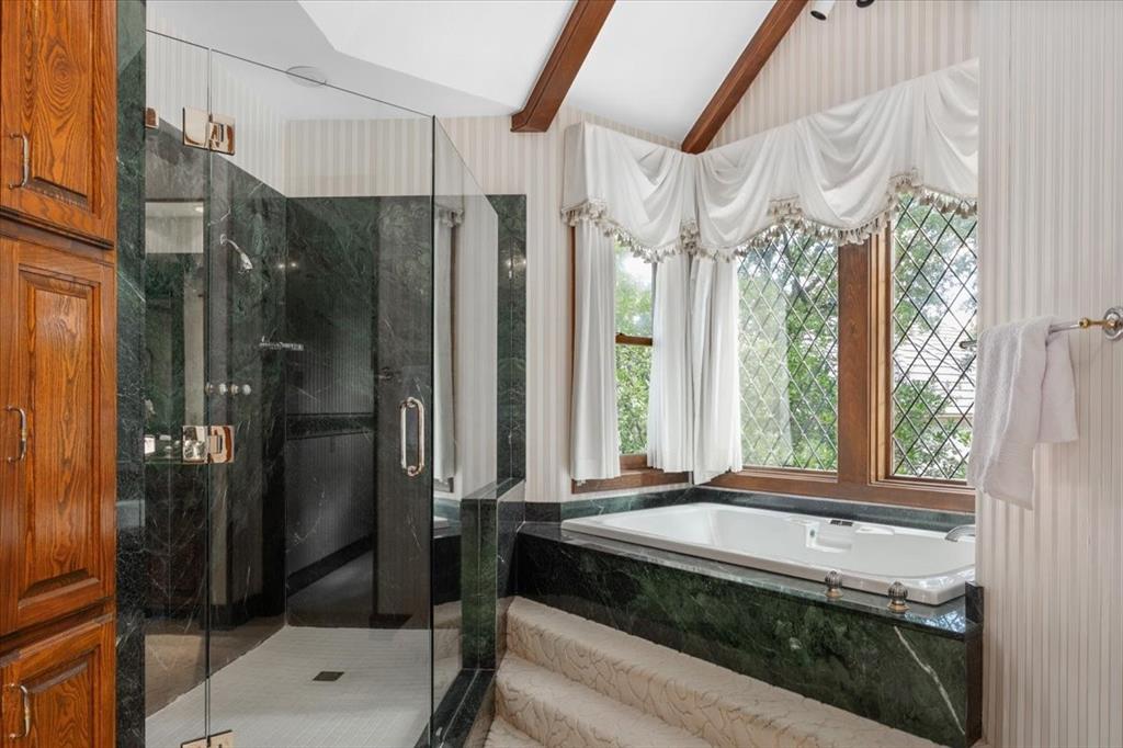 Mira Vista - Residential