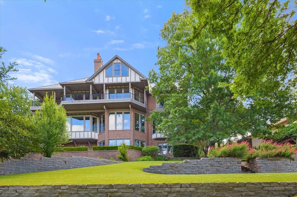 Mira Vista - Residential