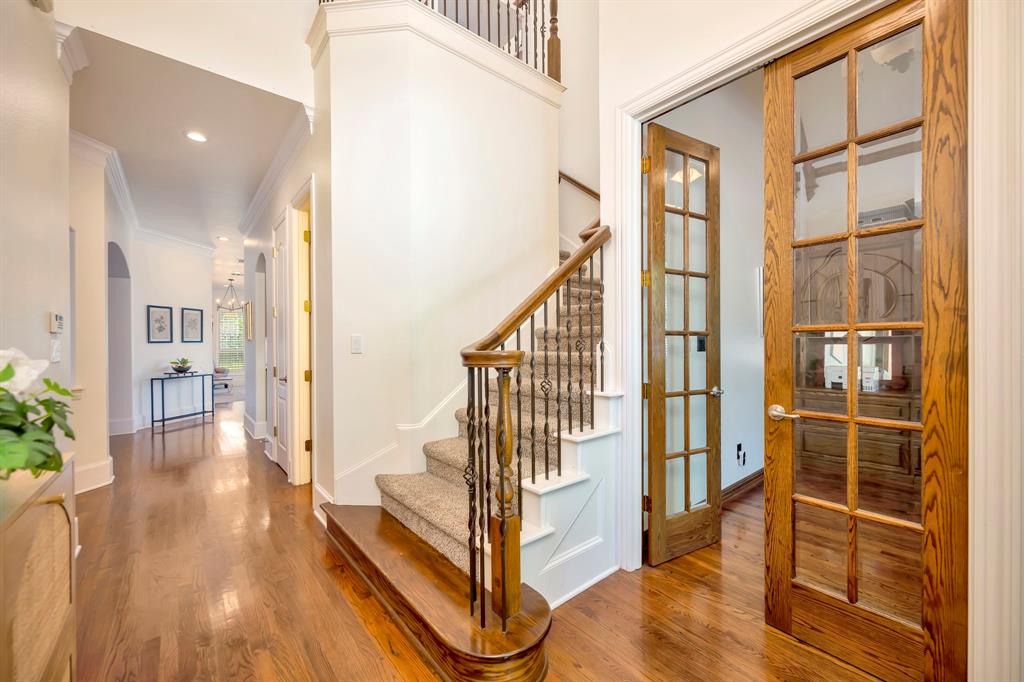 221 Versailles Lane