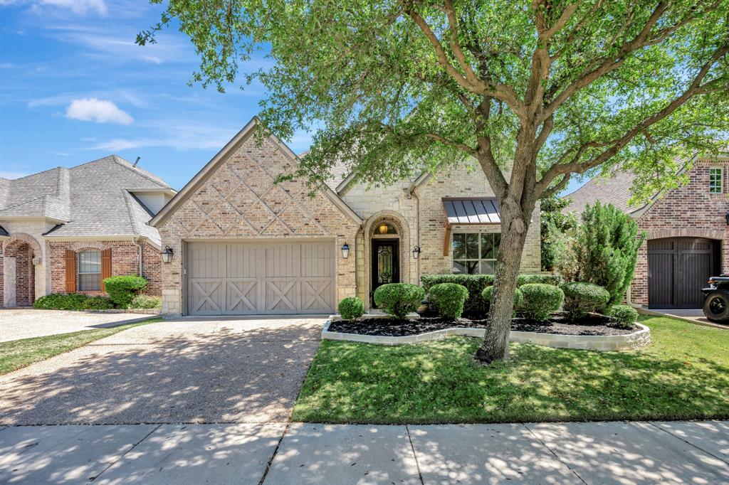 221 Versailles Lane