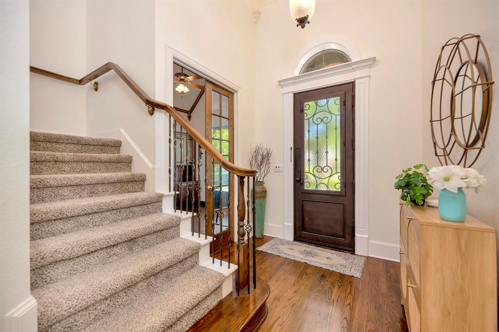 221 Versailles Lane