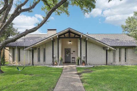 Property photo of 7741 El Santo Lane, Dallas, TX 75248