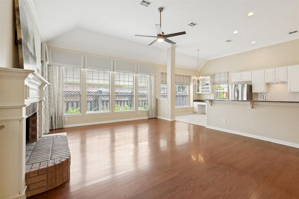 6841 Colonnade Drive