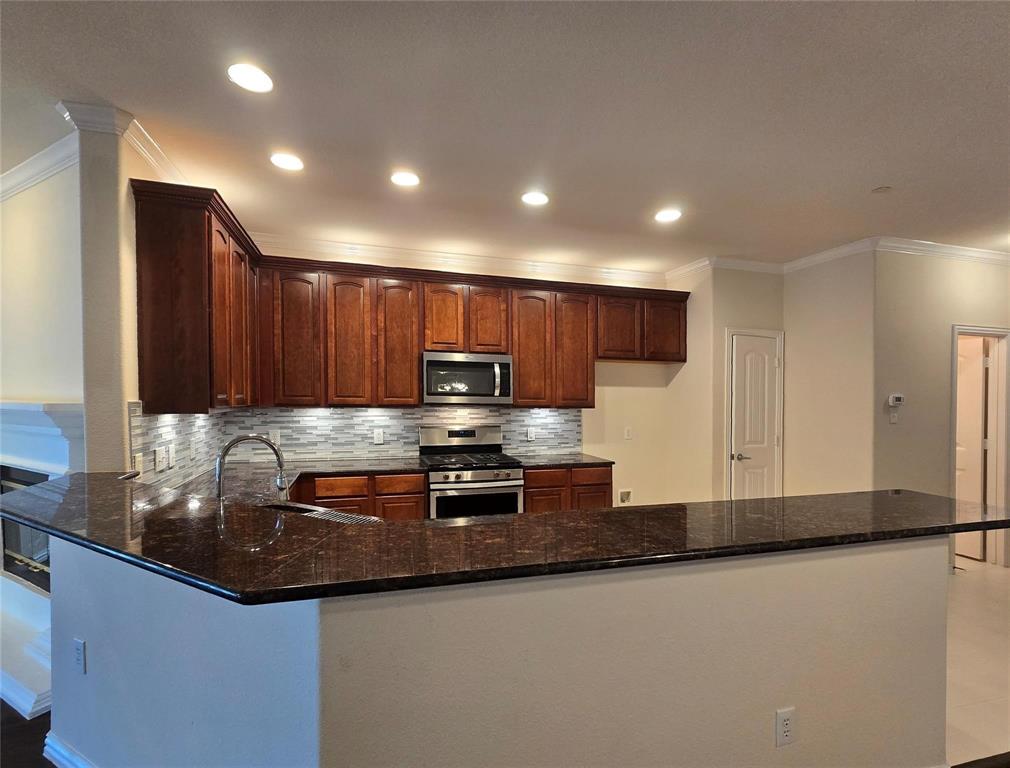 HEMMINGWAY AT CRAIG RANCH #01 - Residential Lease