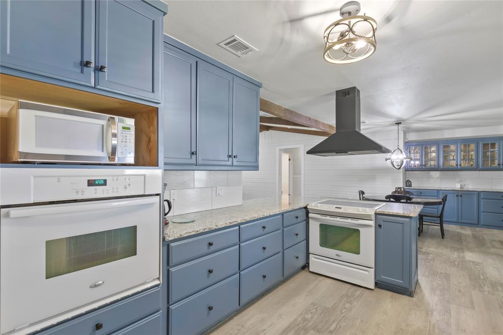 323 Dyer Circle