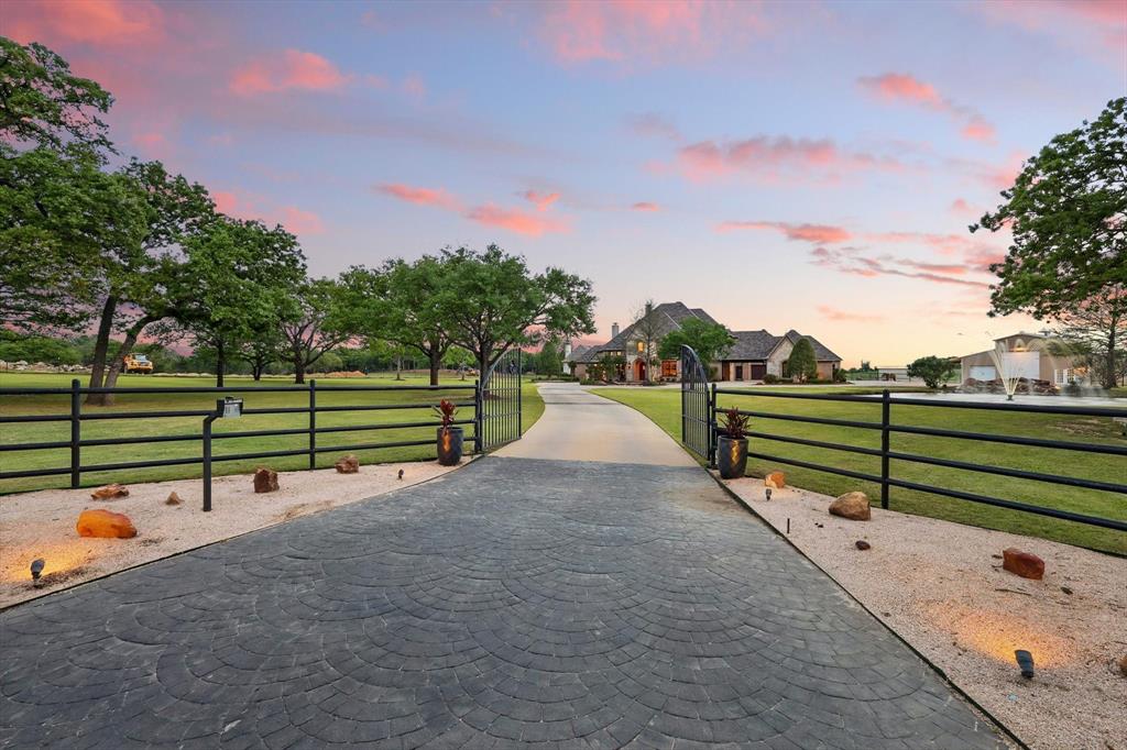 2950 Scenic Drive