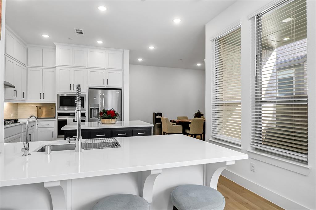 8116 Yellow Brick Pass