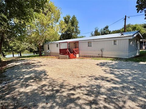 Photo of 207 Wilson Road, Valley View, TX 76272 (MLS # 21041763)