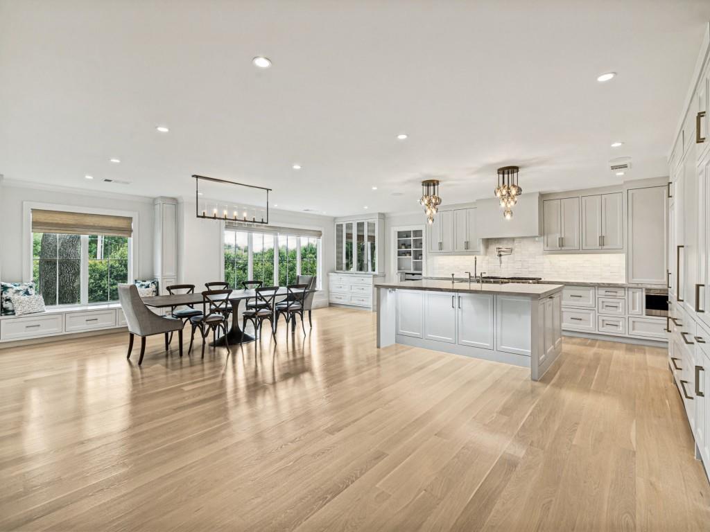 5111 Meaders Lane