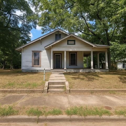 726 W Sherman Street Paris TX 75460