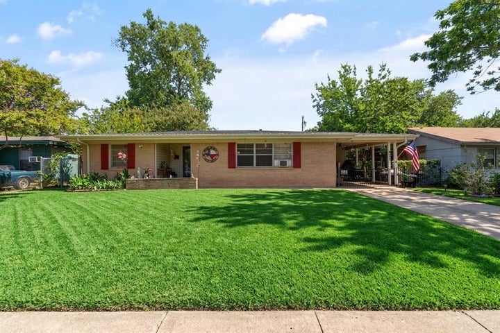 Photo 1 of 18 — 915 Liberty Drive, Irving, TX 75061