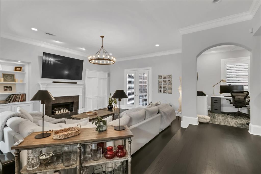 Brownstones Of Oak Lawn - Residential