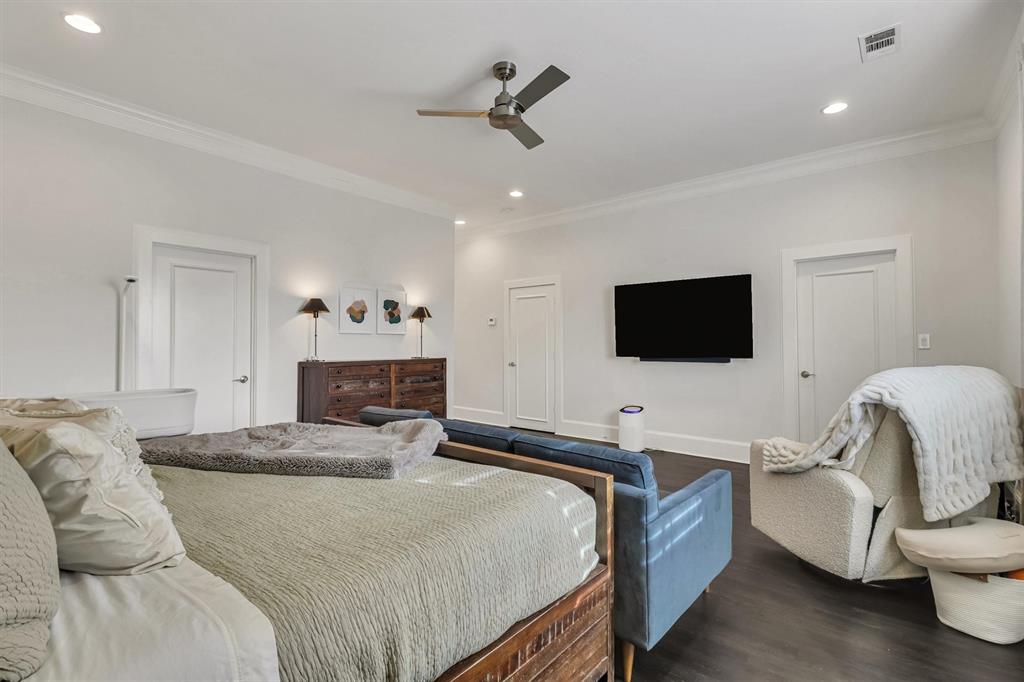 Brownstones Of Oak Lawn - Residential