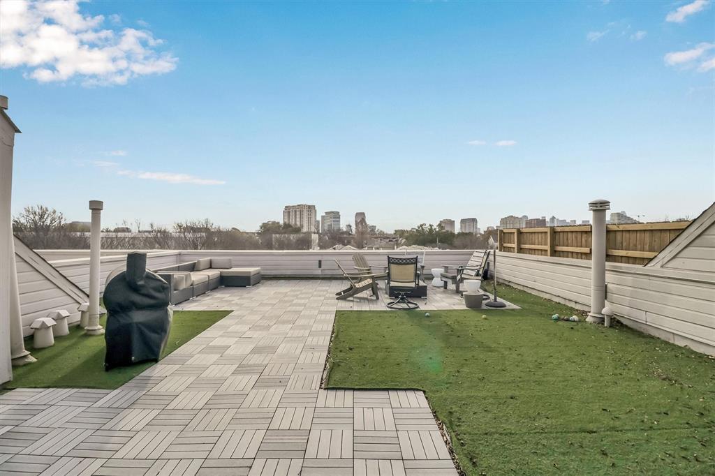 Brownstones Of Oak Lawn - Residential