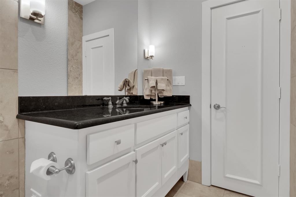 Brownstones Of Oak Lawn - Residential