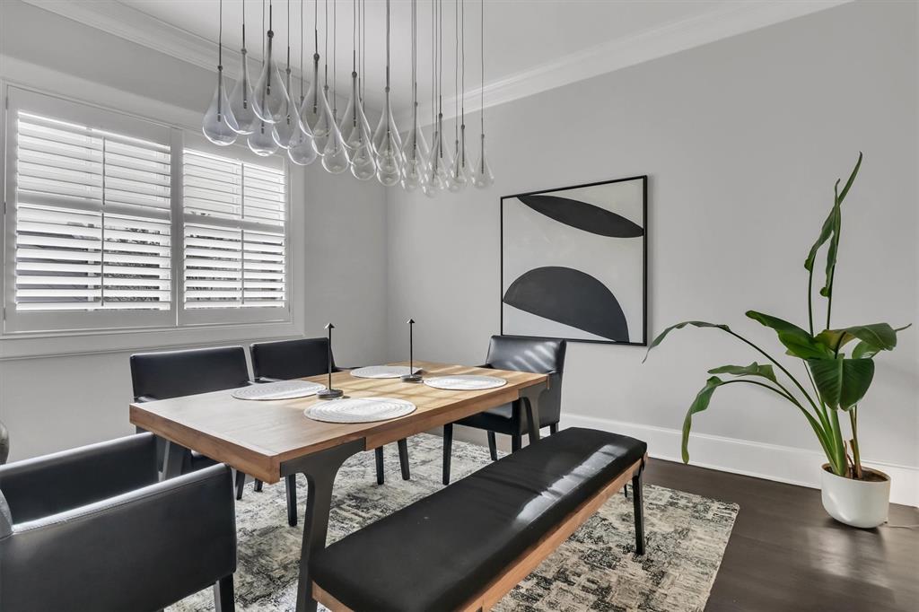 Brownstones Of Oak Lawn - Residential