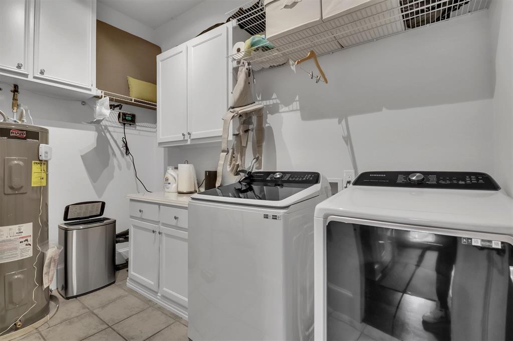 Brownstones Of Oak Lawn - Residential