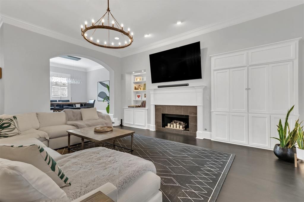 Brownstones Of Oak Lawn - Residential