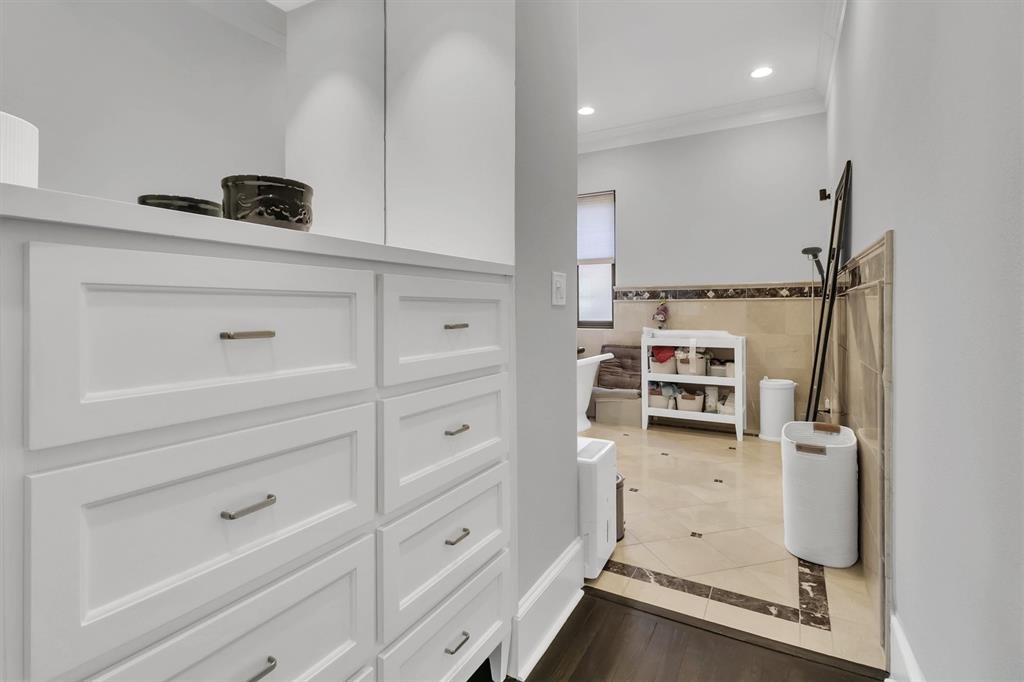 Brownstones Of Oak Lawn - Residential