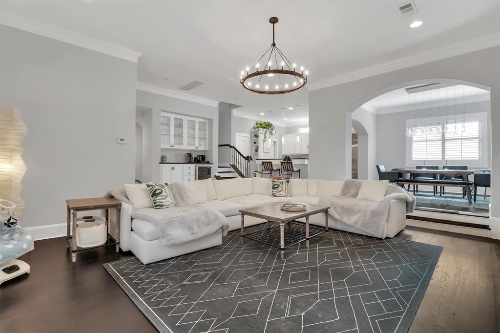 Brownstones Of Oak Lawn - Residential