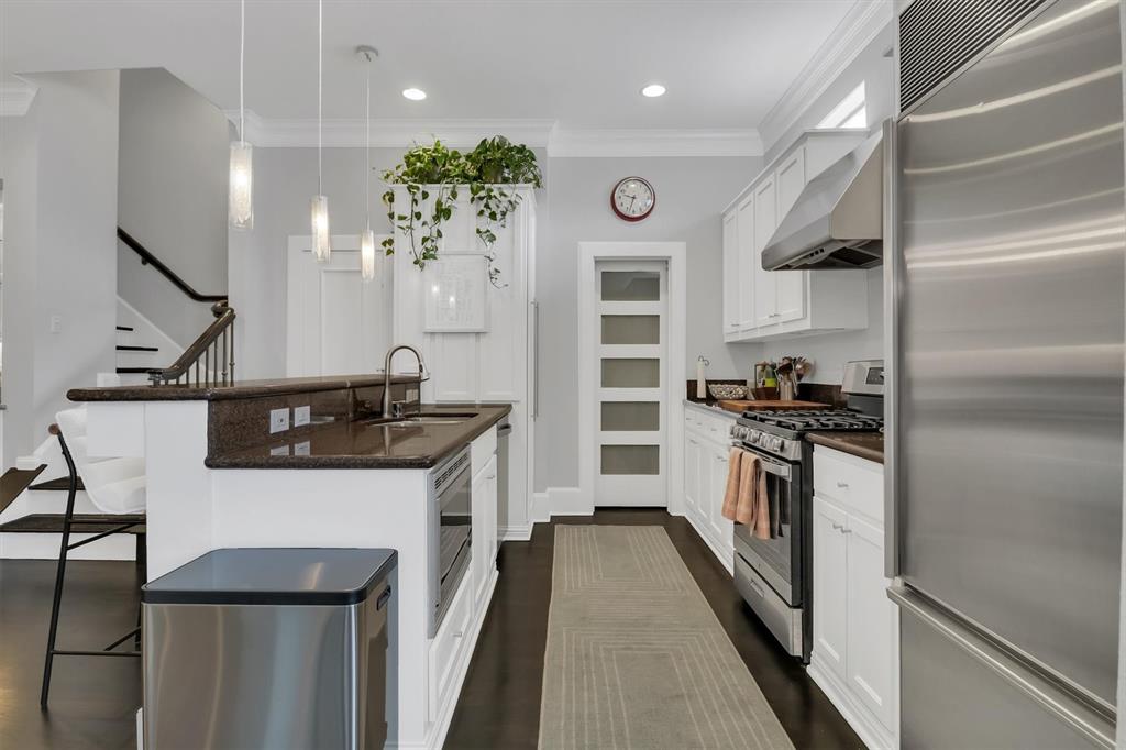 Brownstones Of Oak Lawn - Residential