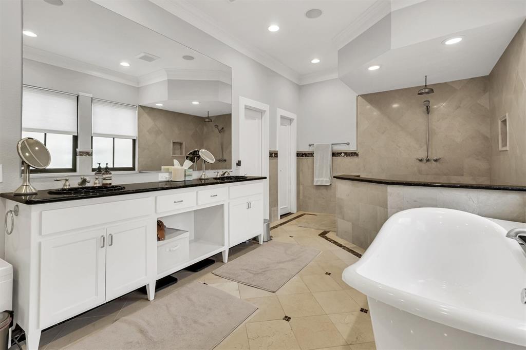 Brownstones Of Oak Lawn - Residential