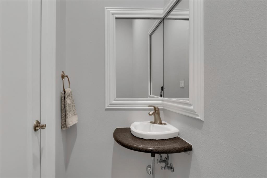 Brownstones Of Oak Lawn - Residential