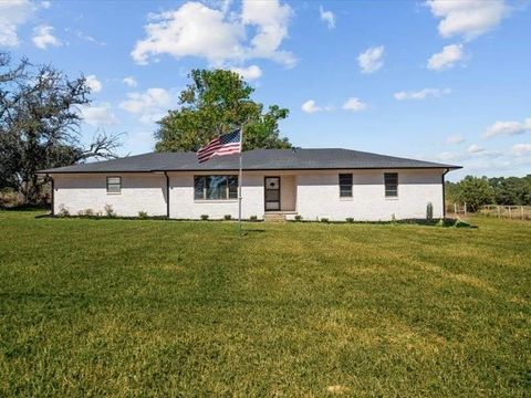 A home in Lindale