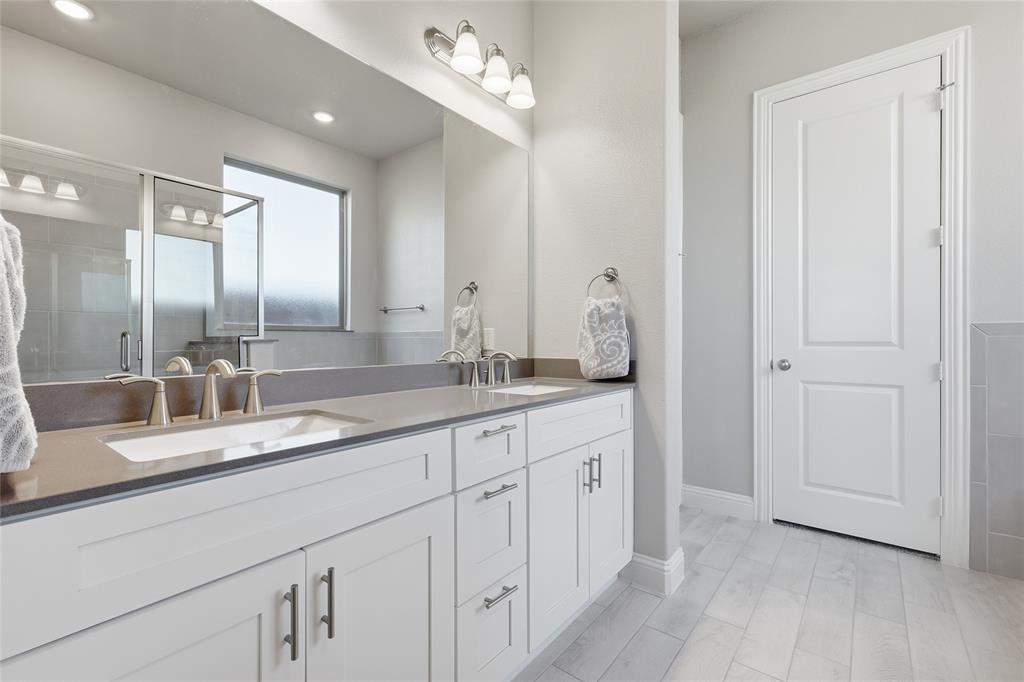 The River Walk At Central Park - Residential