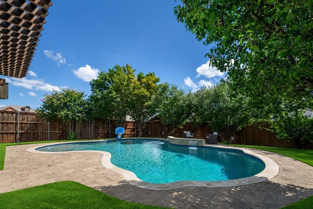 Photo of 11825 Wolfcreek Lane, Fort Worth, TX 76244 (MLS # 21279454)