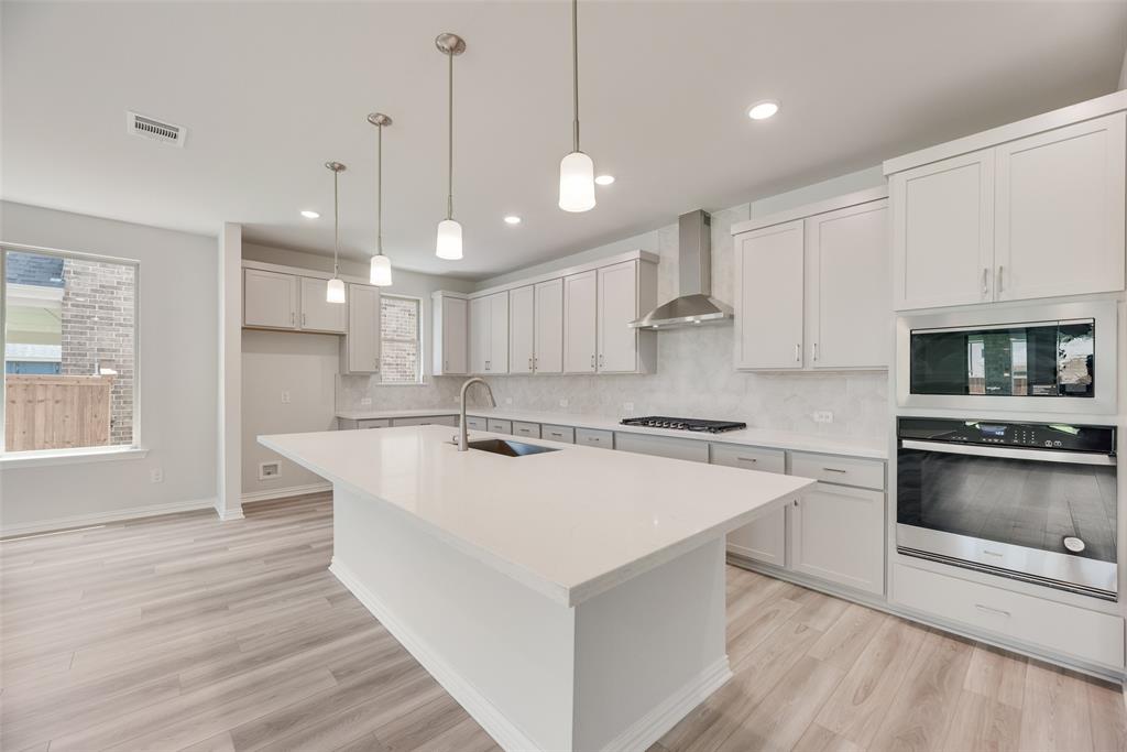 Valencia On The Lake - Residential