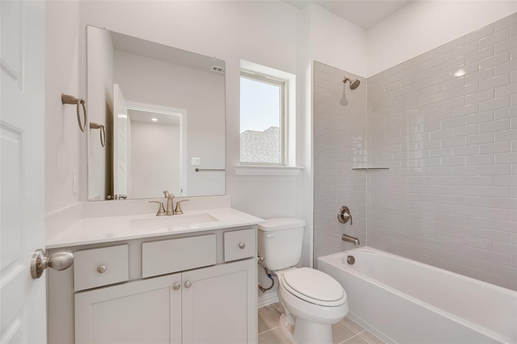 Valencia On The Lake - Residential