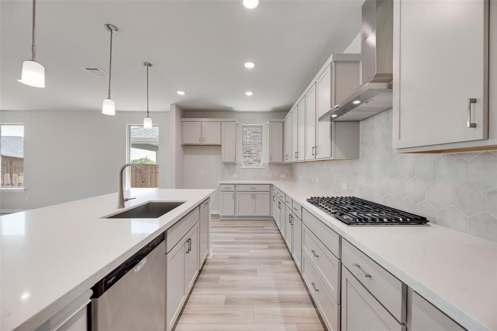 Valencia On The Lake - Residential