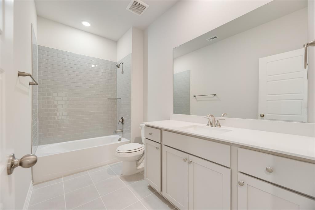 Valencia On The Lake - Residential