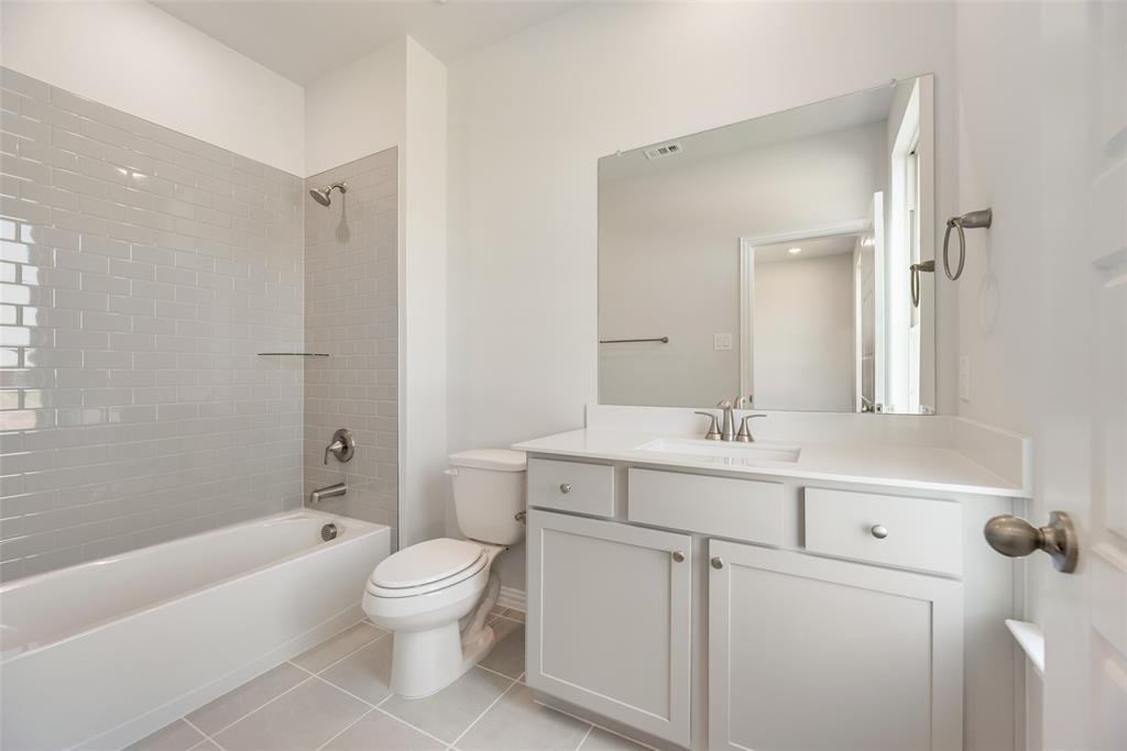 Valencia On The Lake - Residential