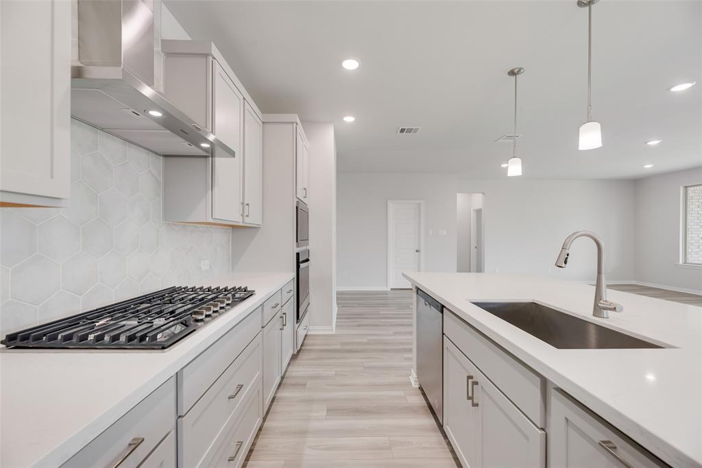 Valencia On The Lake - Residential