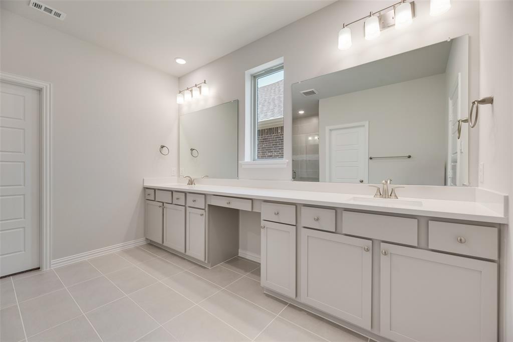 Valencia On The Lake - Residential