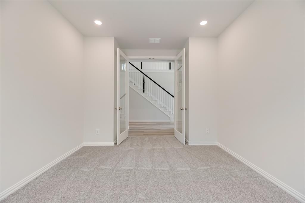 Valencia On The Lake - Residential