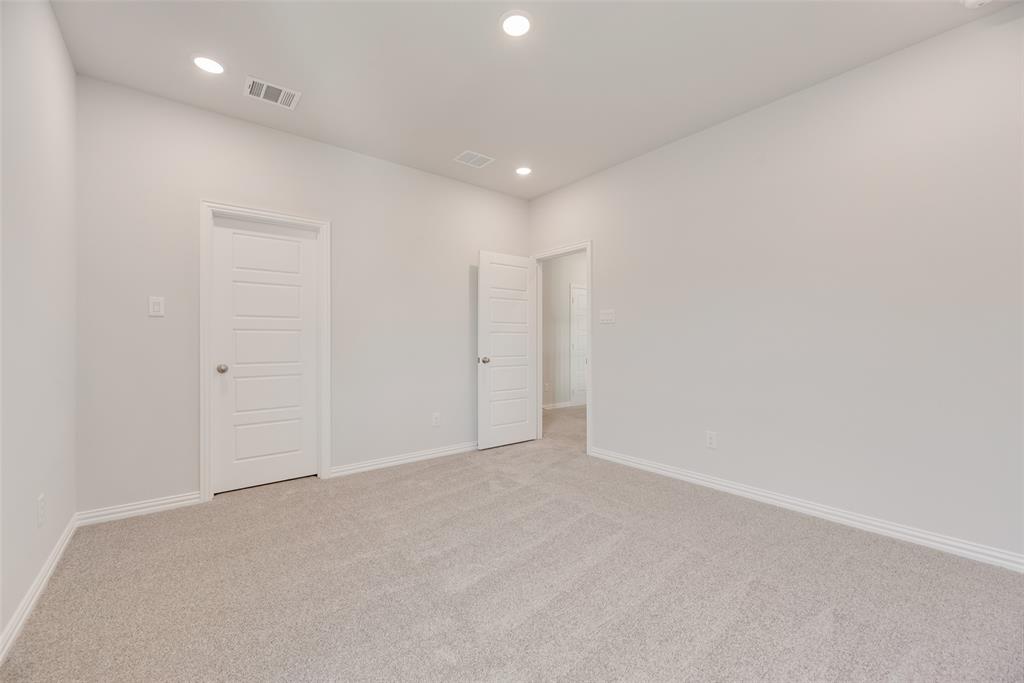 Valencia On The Lake - Residential