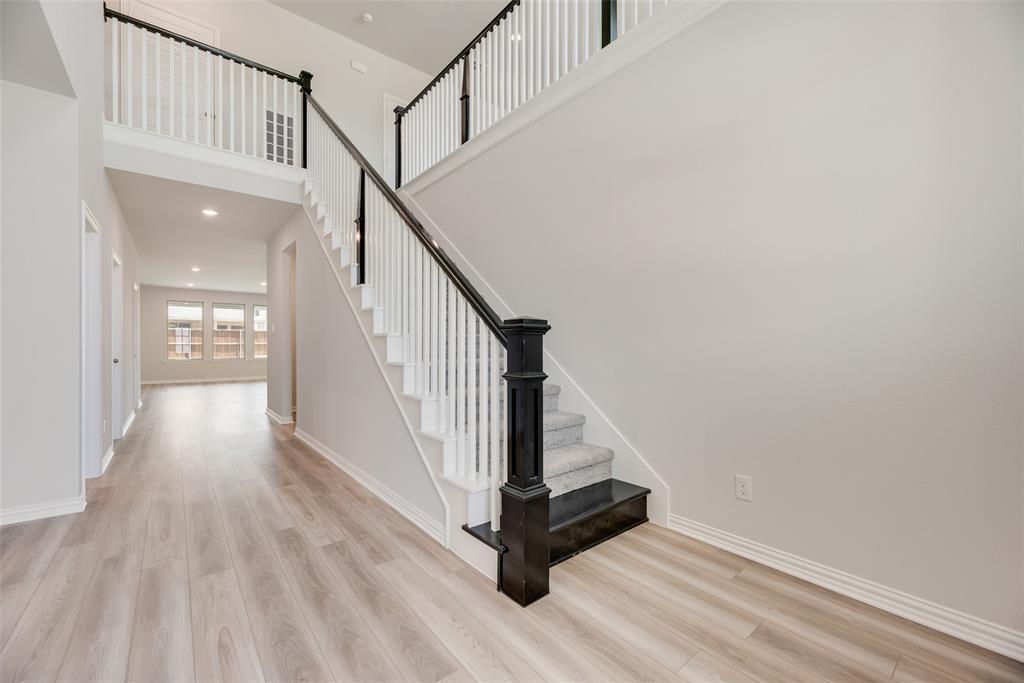 Valencia On The Lake - Residential