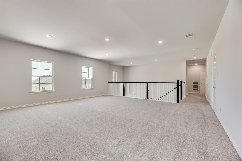 Valencia On The Lake - Residential