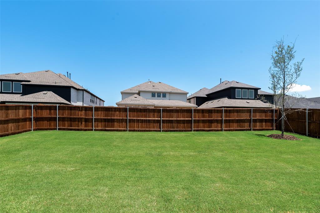 Valencia On The Lake - Residential