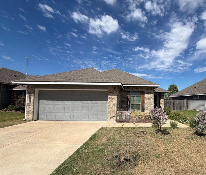 Photo 1 of 12 — 3920 S Fork Ranch Road, Waco, TX 76705