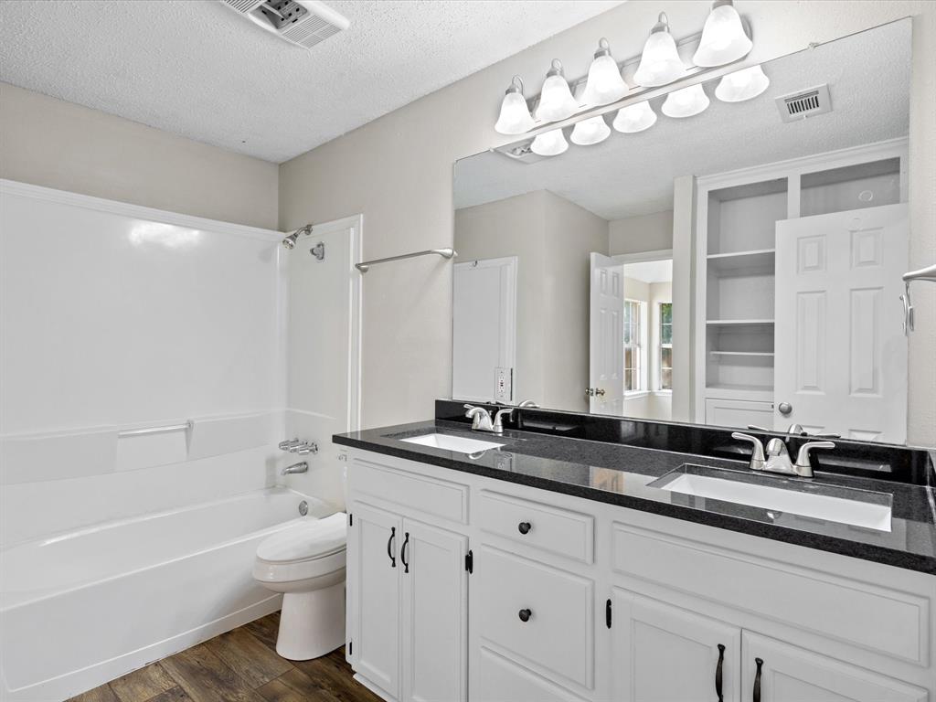 Casa Linda #12 - Residential