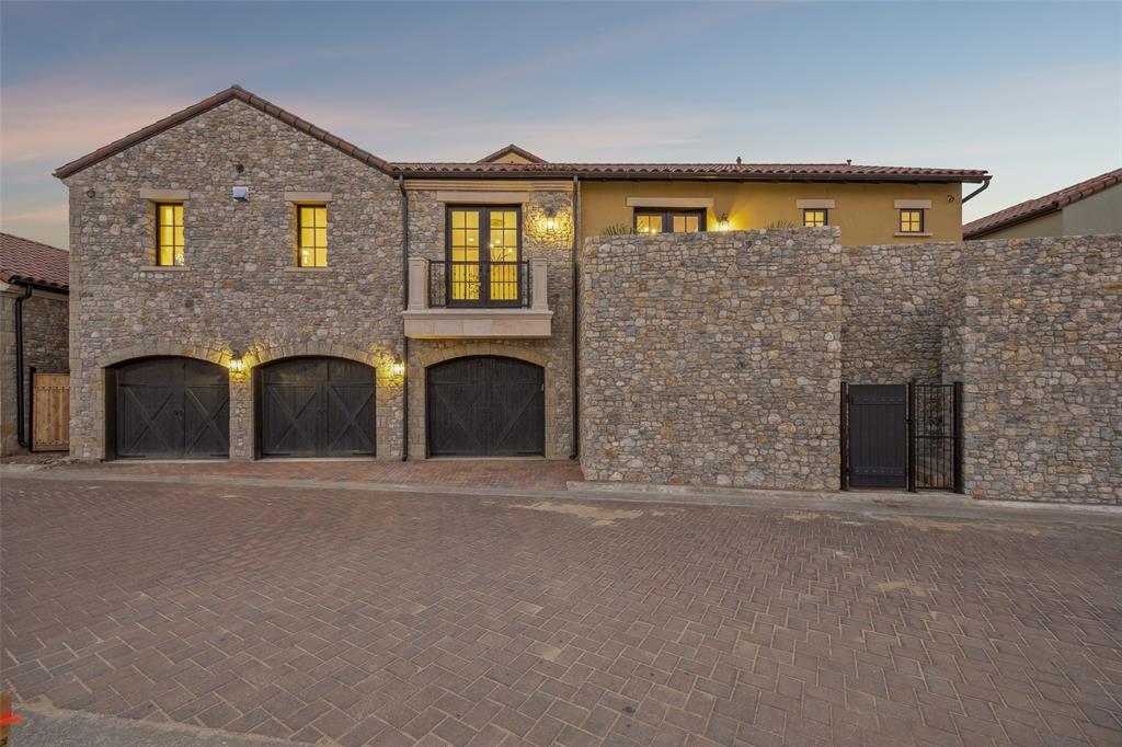 16 Catalonia Drive