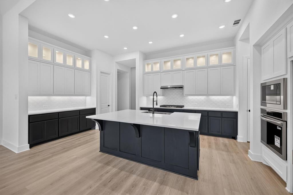 3595 Redbud Flower Trail