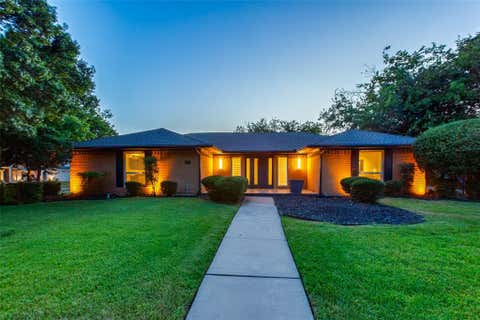 Photo of 2901 Deep Valley Trail, Plano, TX 75075 (MLS # 21366648)
