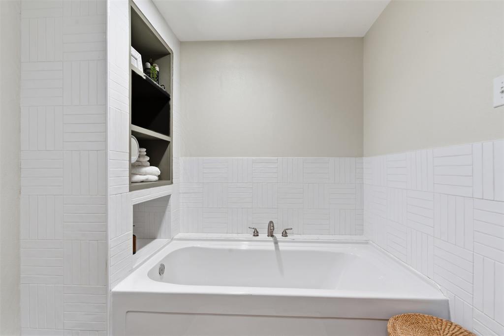 Tres Rios Estate - Residential